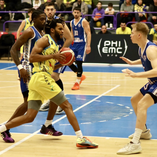 CSU Sibiu s-a calificat în optimile Cupei României după victoria clară cu CSM Galați