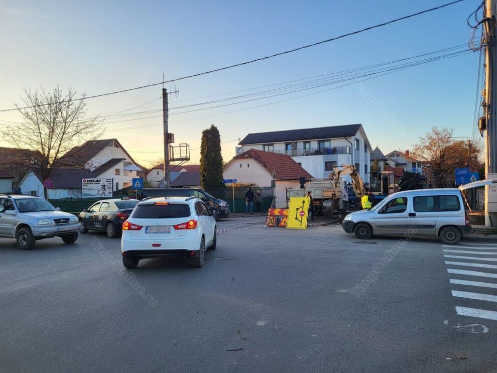 Poliția Locală le cere șoferilor să evite oprirea pe strada Caraiman