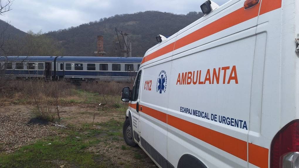 Panică în satul Sf. Ilie după ce un bărbat a fost la un pas de a se arunca în fața trenului
