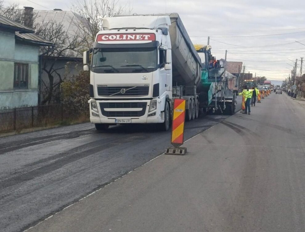 Se închide temporar DN 17 în Prundu Bârgăului pentru turnarea stratului de asfalt