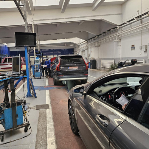 Militar trimis în judecată pentru conducerea unui autoturism sustras și acte falsificate