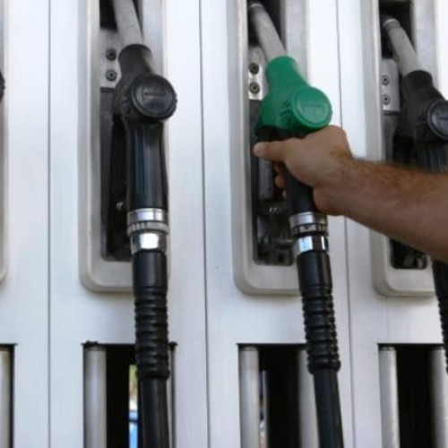 Prețurile la carburanți ar putea reveni rapid la normal, spune șeful Consiliului Concurenței