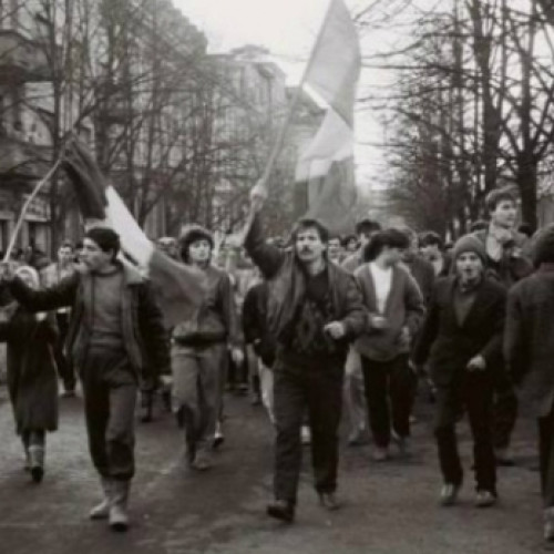 Brașovul comemorează 38 de ani de la revolta muncitorilor anticomuniști de la Steagu Roșu