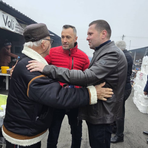 Corneliu Ștefan și Alexandru Iorga au discutat cu cetățenii din Găești în târgul săptămânal