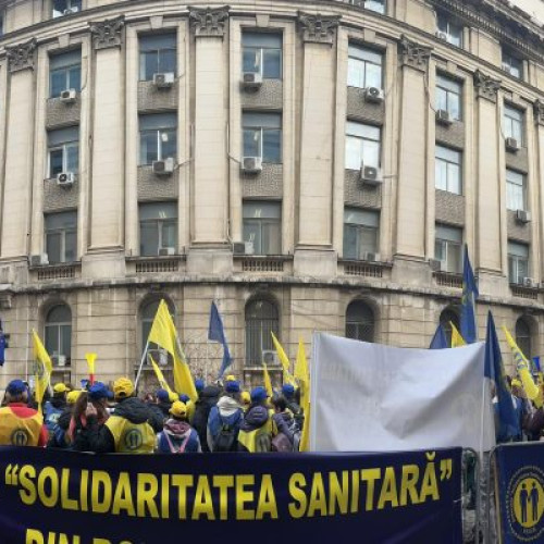 Proteste continue la spitalele din România organizate de Federaţia Solidaritatea Sanitară pentru creşterea salariilor personalului medical