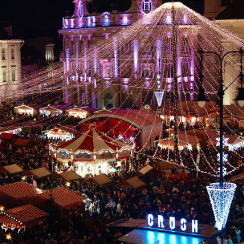 Târgurile de Crăciun din Craiova și Sibiu aduc o atmosferă de poveste vizitatorilor