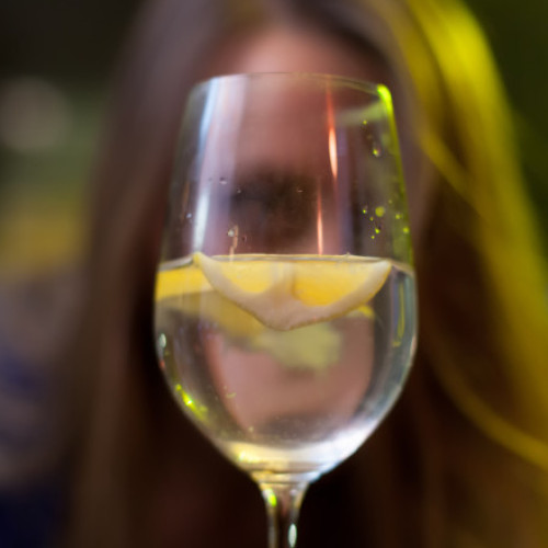 Localuri din Cluj folosesc codul „Angel Shot” pentru a ajuta femeile aflate în pericol