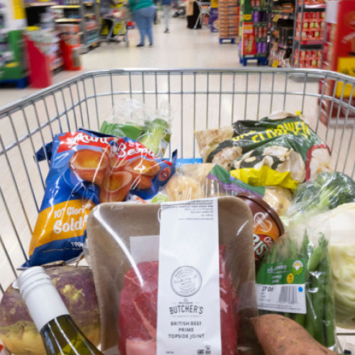 Majorarea TVA în 2025 a generat creșteri diferite ale prețurilor la alimente și bunuri