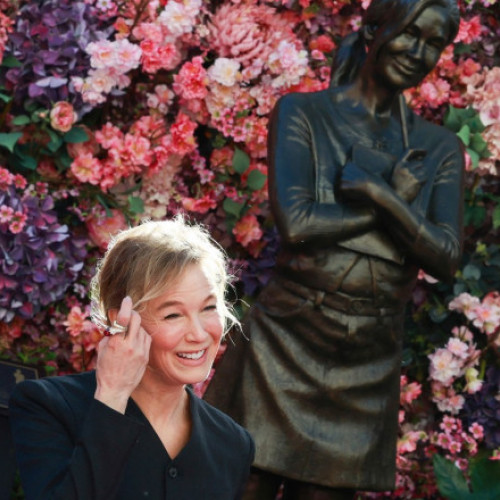 Statuia personajului Bridget Jones a fost dezvelită în Leicester Square din Londra