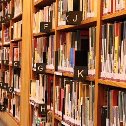 Campania „Magia unei biblioteci” ajută școlile vulnerabile cu donații de carte