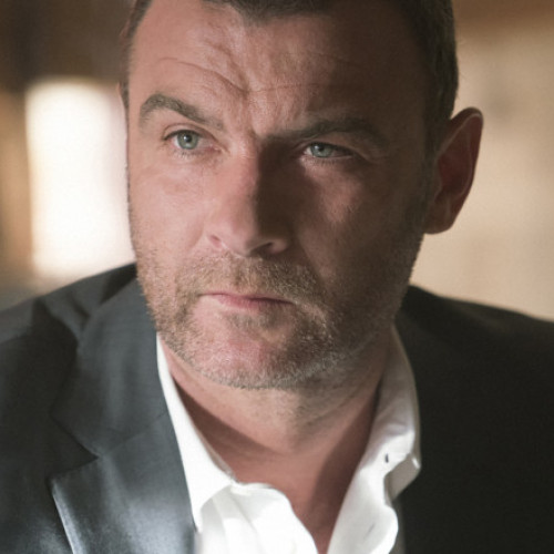 Liev Schreiber a fost internat de urgență la spital din cauza unor dureri de cap violente