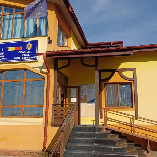 Doar doi candidați au studii superioare la alegerile pentru primăria Mihai Eminescu