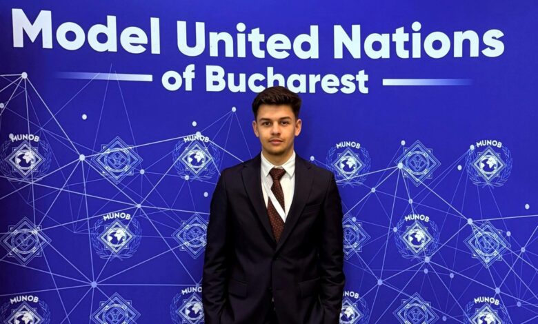 Erik Dima creează primul mini-parlament al elevilor din România