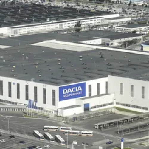 Dacia propune un program de plecări voluntare în contextul negocierilor salariale tensionate