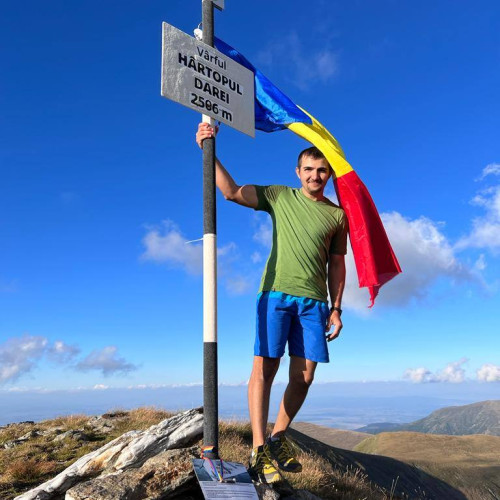 Tânărul dâmbovițean depinde de ajutorul nostru după pierderea piciorului într-un accident