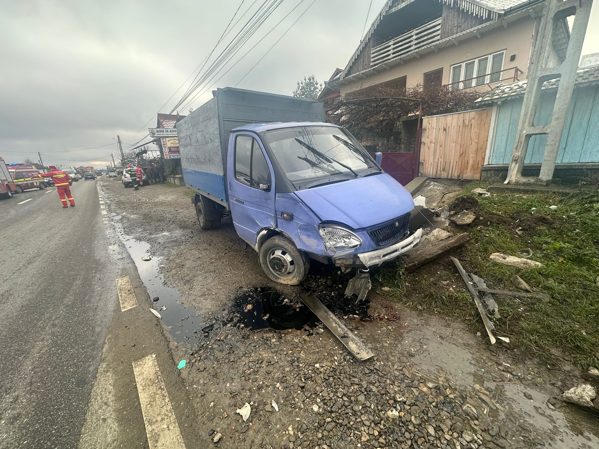 Bărbat rănit într-un accident pe DN 15B în Vânători-Neamț