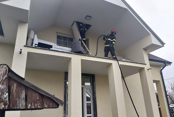 Incendiu la un horn în localitatea Lazuri, stins prompt de pompieri