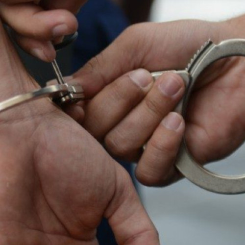 Bărbat din satul Cornu de Jos ­(comuna Dumbrava) – arestat ­preventiv după ce a lovit un ­poliţist şi i-a spart ochelarii!