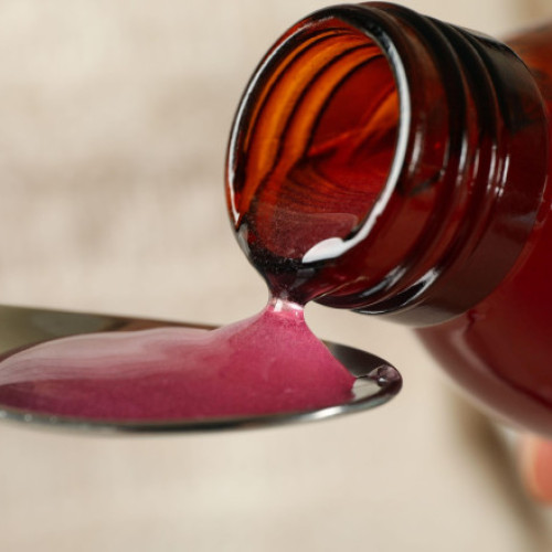 24 de copii mor în India după contaminarea unui sirop de tuse cu substanță toxică