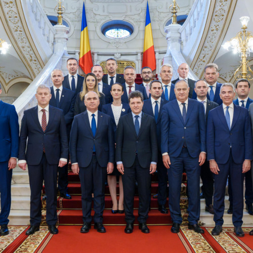 Guvernul pregătește reduceri în primării și reguli mai stricte pentru taxe locale