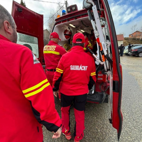 Salvamont Bran intervine pentru a salva un bărbat rănit în Peștera