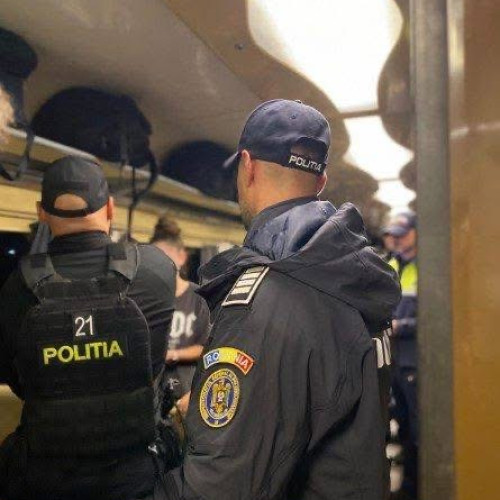 Tânăr de 21 de ani găsit spânzurat într-un tren, staționare îndelungată la Crasna