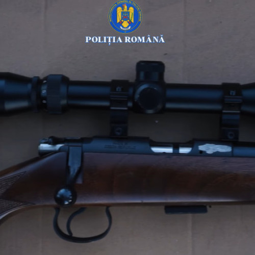 Doi bărbaţi din Strâmba reţinuţi pentru contrabandă cu arme trimise din Spania