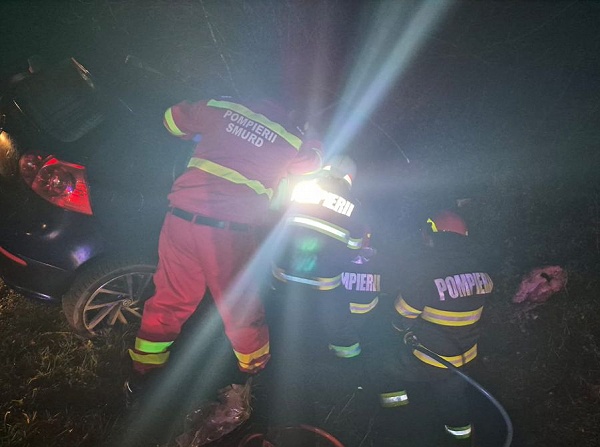 O femeie rănită în urma unui accident rutier la Halmeu, intervenție a pompierilor