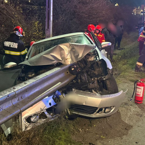 Tânără de 23 de ani rănită într-un accident pe DN 73, în comuna Micești