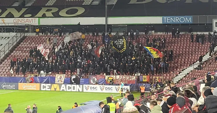 CFR Cluj a câștigat cu 3-0 pe teren propriu, dar stadionul a fost aproape gol