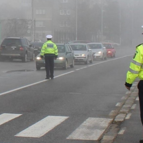 Codul galben de ceață densă și vizibilitate redusă se menține în 15 județe