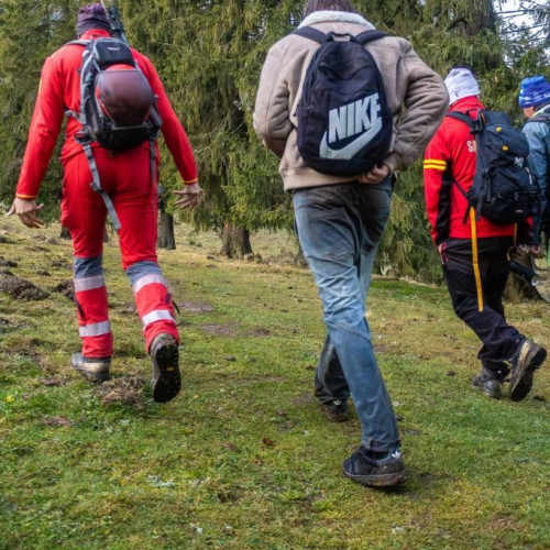 Tânăr rătăcit în Piatra Craiului, salvat în urma unei intervenții urgente