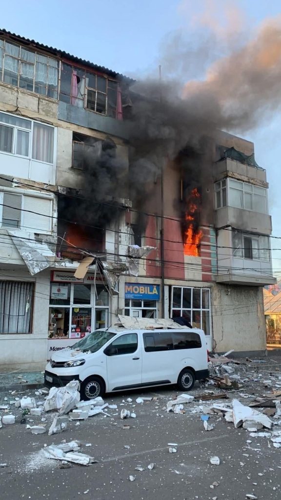 Explozie și incendiu într-un bloc din Însurăţei, Brăila