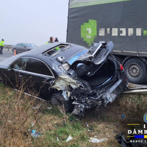 Accident rutier pe A1: autotren și autoturism în coliziune la km 49, prezența echipelor de urgență.