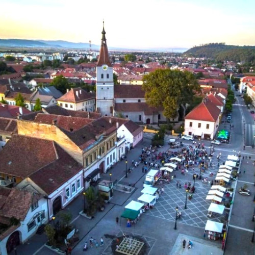 Râșnov găzduiește târg local cu produse tradiționale și de sezon