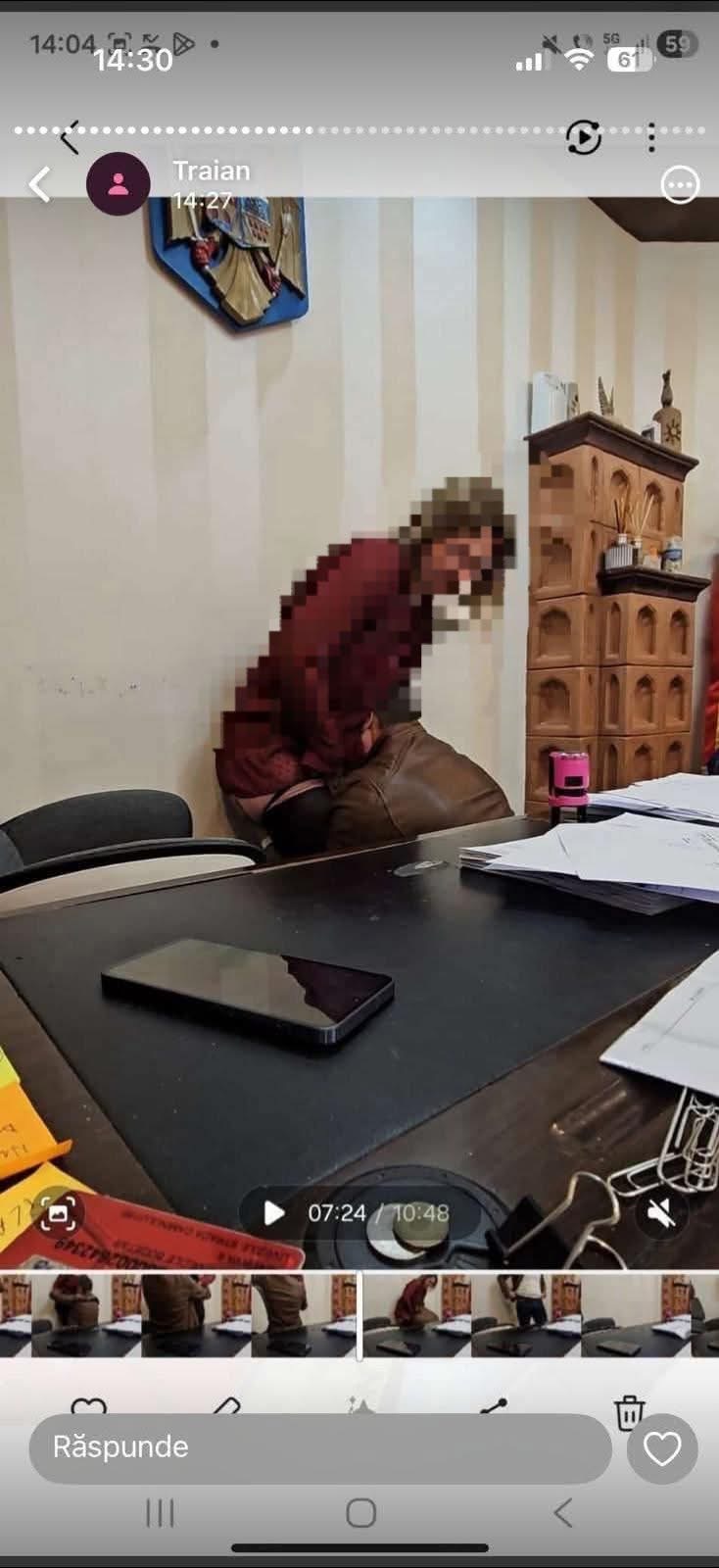 Primarul din Livezile, reținut după percheziții în dosar de agresiune sexuală