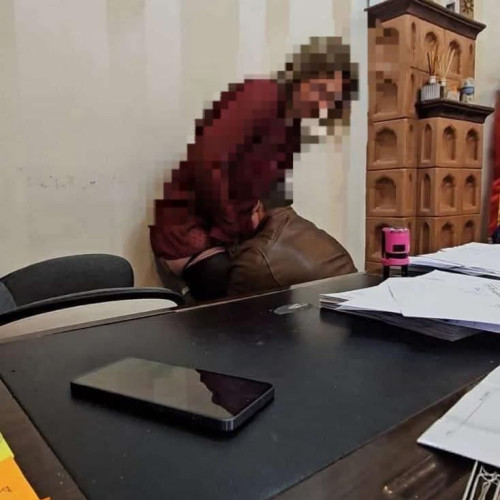 Primarul din Livezile, reținut după percheziții în dosar de agresiune sexuală