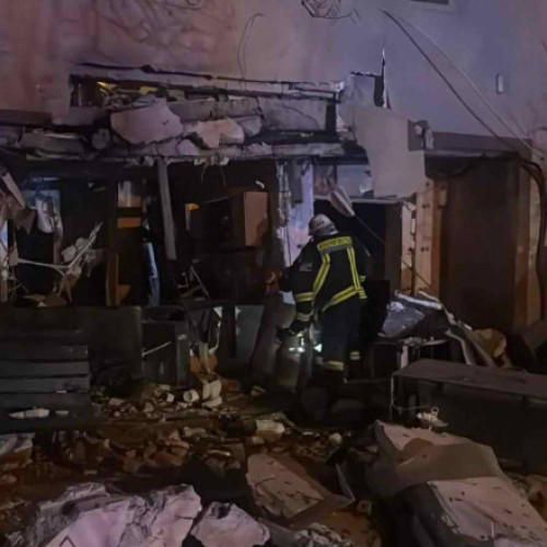 Explozie de butelie într-un apartament din Buftea, patru persoane au fost rănite