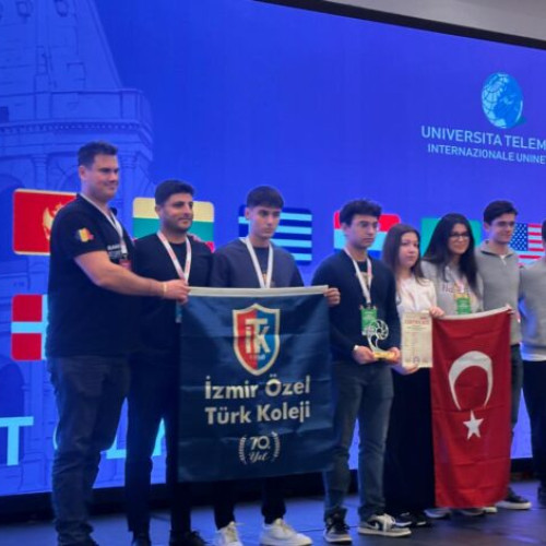 Elevii de la Liceul Alexandru Marghiloman, premiați la concursul internațional de robotică din Roma