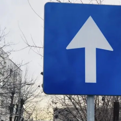 Locuitorii din Cluj-Napoca se plâng de dificultăți după introducerea sensului unic pe Strada Bărc nr. 1