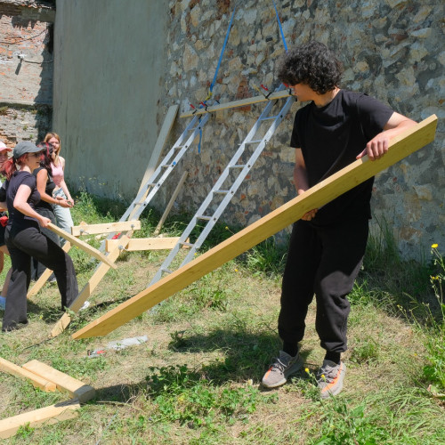 Mobilierul urban creat de elevii brașoveni va amenaja zona Cetățuii