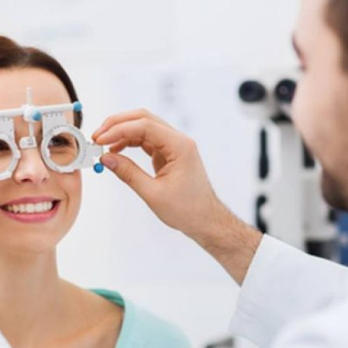 Consultații optometrice gratuite în Ocna Șugatag pe 27 noiembrie