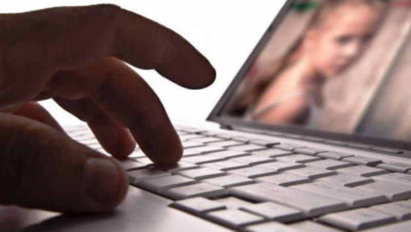 Mandat de aducere în dosar cu acuzații de pornografie infantilă la Galați