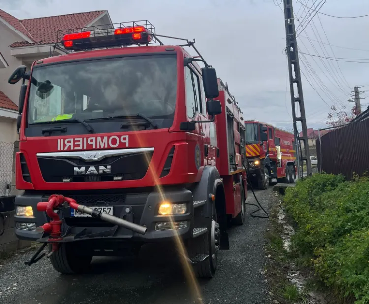 Incendiu într-o gospodărie din Ocna Dejului, stins rapid de pompieri