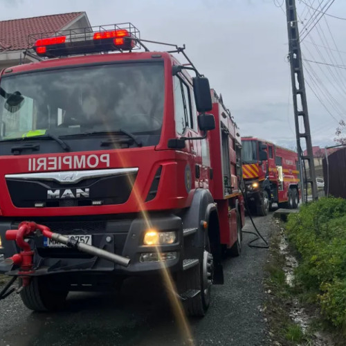 Incendiu într-o gospodărie din Ocna Dejului, stins rapid de pompieri