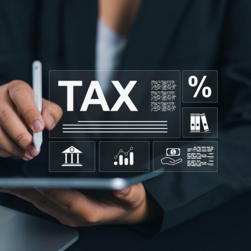 Guvernul Bolojan introduce noi taxe și majorări pentru 2026 în România