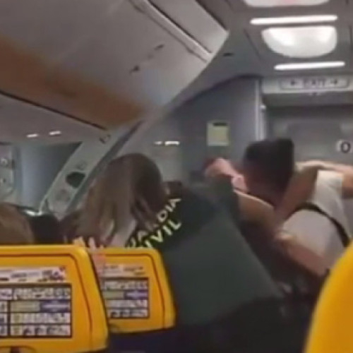 Campioană mondială MMA rănește doi polițiști spanioli la bordul unui avion în Tenerife