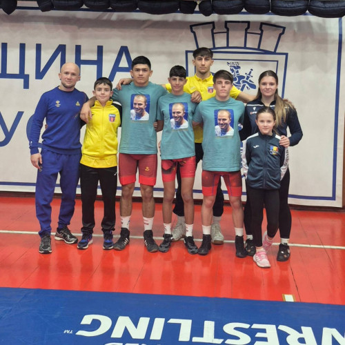 România a cucerit medalia de argint la turneul internațional de lupte U17 de la Ruse