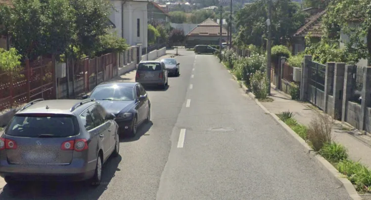 Strada Munteniei, blocată frecvent din cauza mașinilor parcate neregulamentar