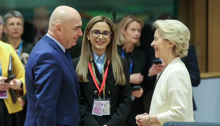 Comisia Europeană îngheață procedura de suspendare a fondurilor europene pentru România